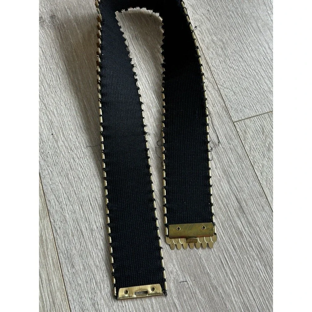 Vintage Stretch Belt Gold Metal Scales Scalloped Disco Retro Statement Waist